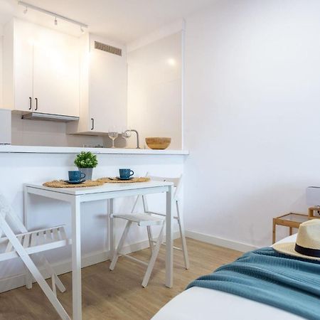 Estudio Blaumar L' Escala Luaran gambar