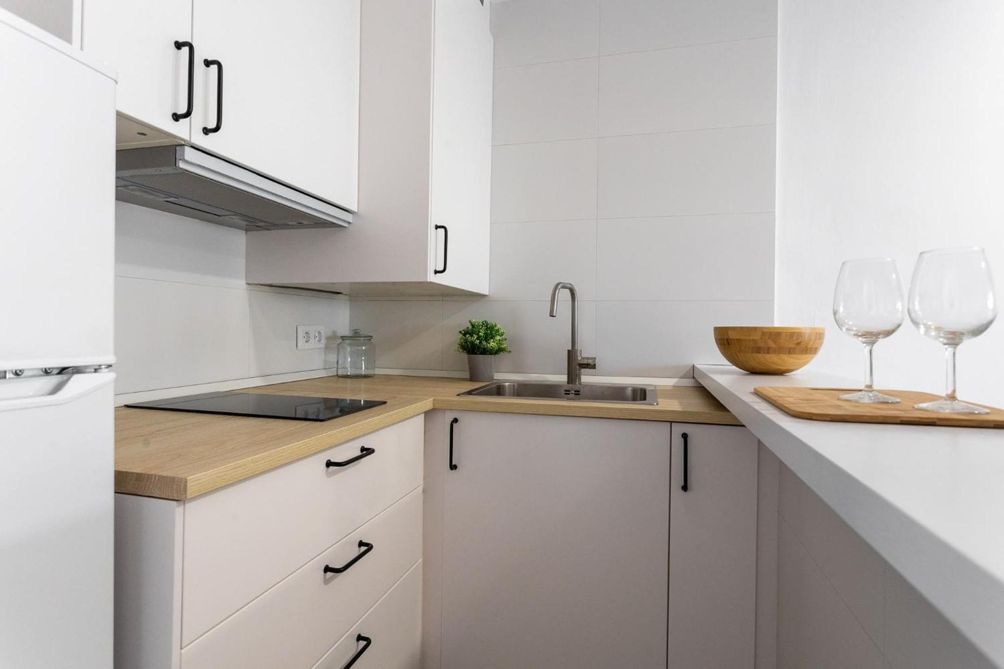 Estudio Blaumar L' Escala Luaran gambar